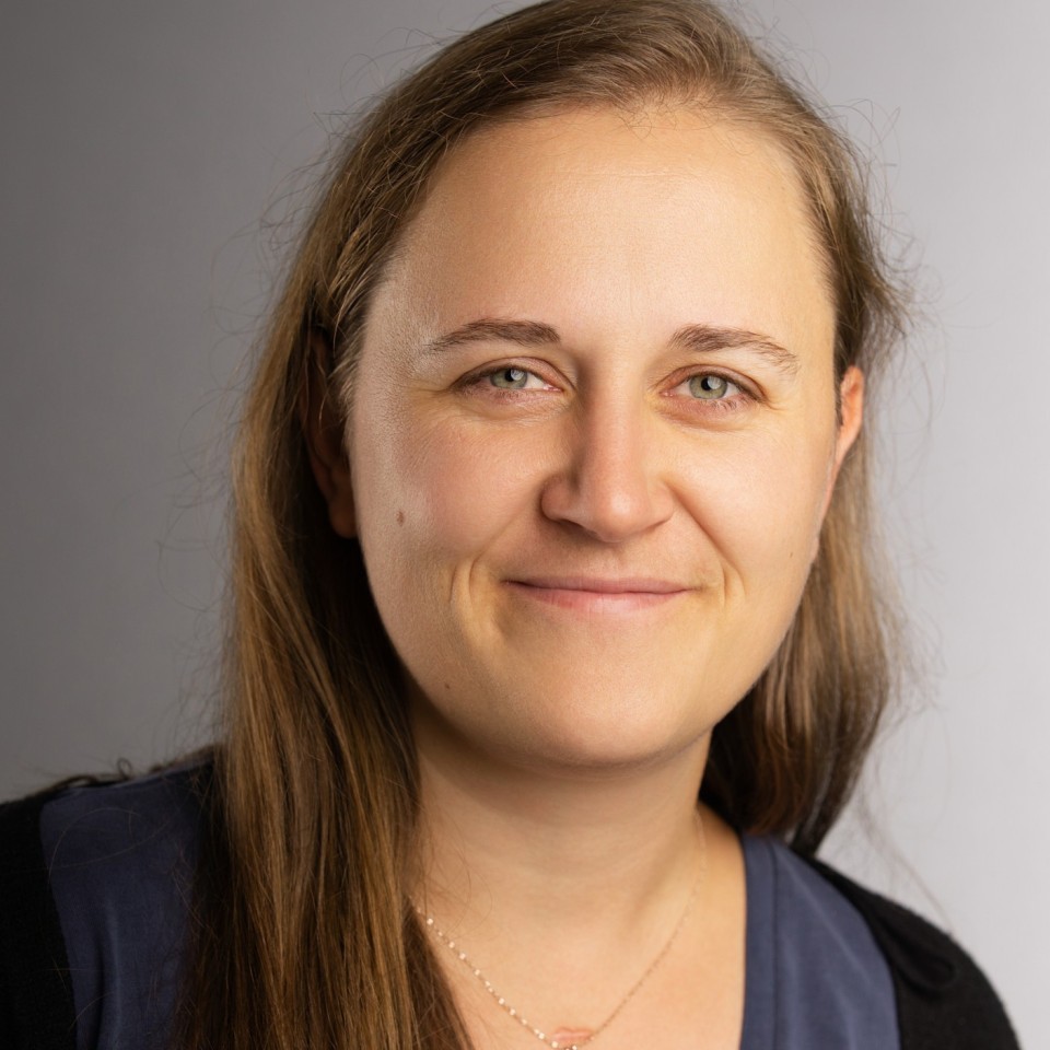 Dr. Julia Stötzel